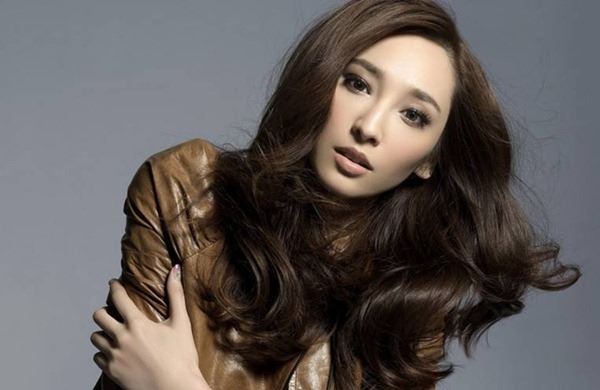 中国10大高颜值混血女星排名,李嘉欣中葡混血最漂亮