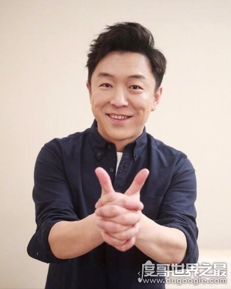 黄渤老婆小欧罕见照片流出,尽管长相一言难尽(但却和黄渤配一脸)