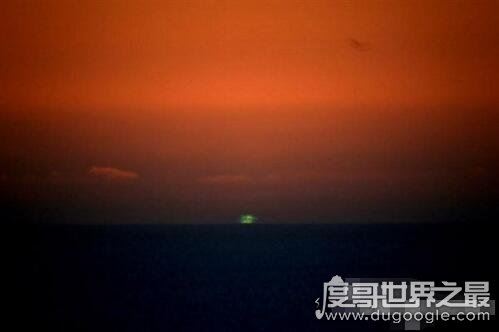 世界十大自然奇观，空中降鱼成为免费的午餐