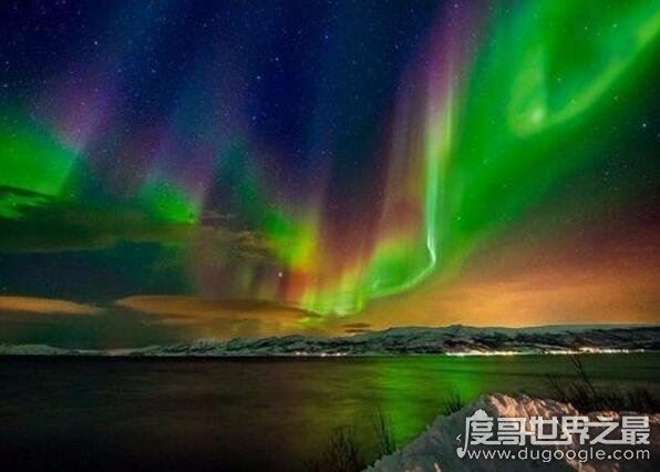 世界十大自然奇观,空中降鱼成为免费的午餐