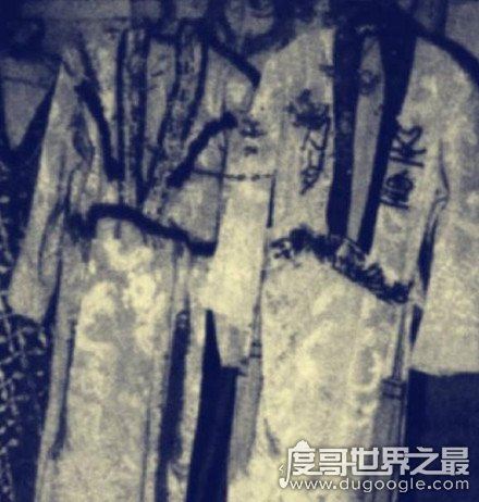 万顺天国搞笑版介绍，只有14个人的国家(被3名警官一锅端)