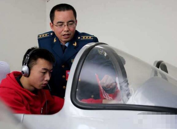 男女飞行员体格检查标准，100项检查一项不过就淘汰