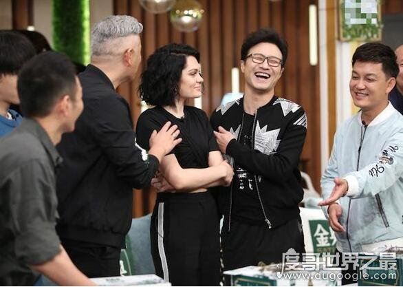 结石姐寻老公深扒华晨宇女朋友,正牌女友竟是武汉万芙伽