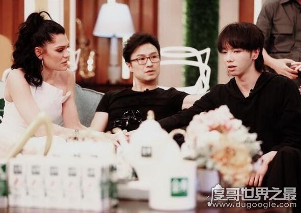 结石姐寻老公深扒华晨宇女朋友,正牌女友竟是武汉万芙伽