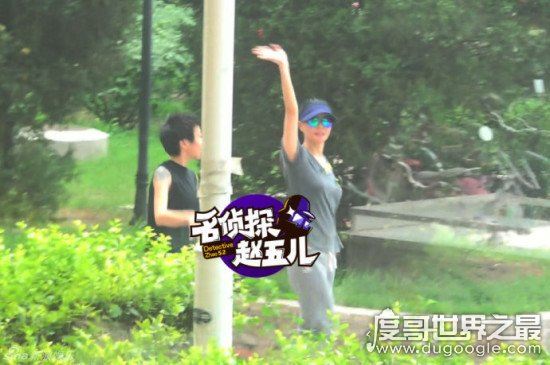 网曝窦靖童承认出柜石锤，看天后王菲如何淡定处理