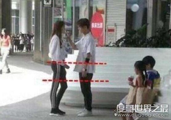 甜蜜暴击鹿晗和关晓彤接吻，关晓彤两个初吻都献给了鹿晗