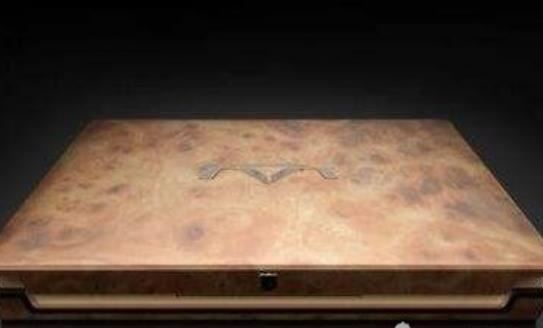 世界上最贵的笔记本，钻石笔记本电脑售价100万美元(仅一台)