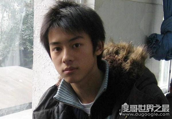 天涯论坛小白杨事件始末,帅气兵哥哥无辜躺枪(被逼退伍)