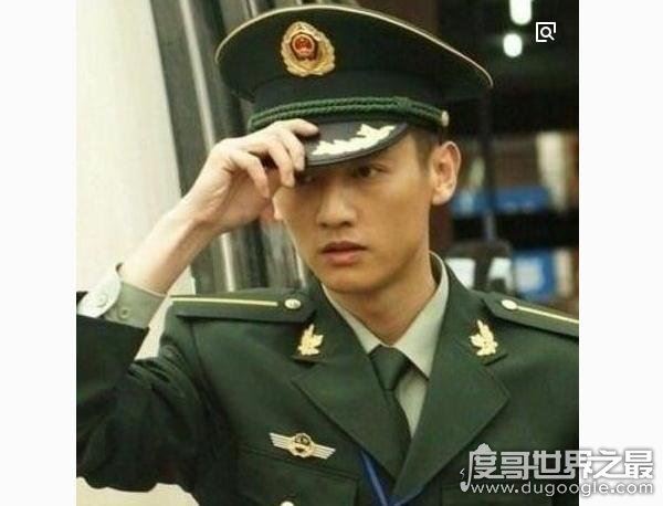 天涯论坛小白杨事件始末，帅气兵哥哥无辜躺枪(被逼退伍)