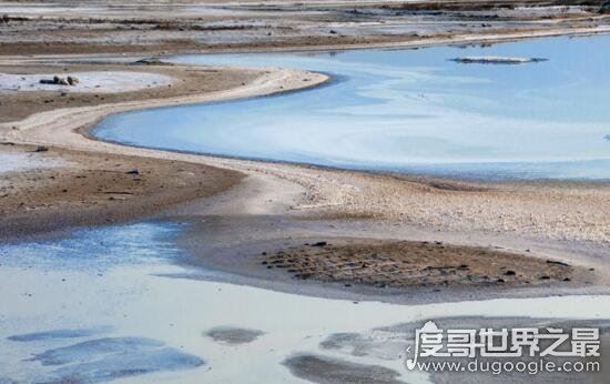 中国死海在哪里，国内三大死海皆可随时游玩