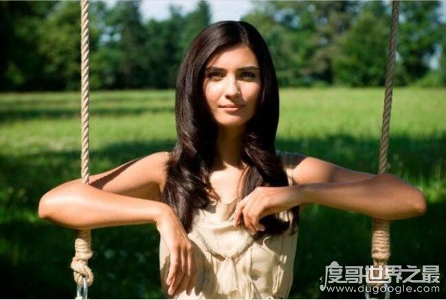 土耳其美女明星排行，斯奈姆.库巴里仅排第三(第一名实至名归)