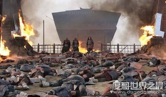 三国赤壁之战的故事简介，孙刘联合抗曹火烧赤壁