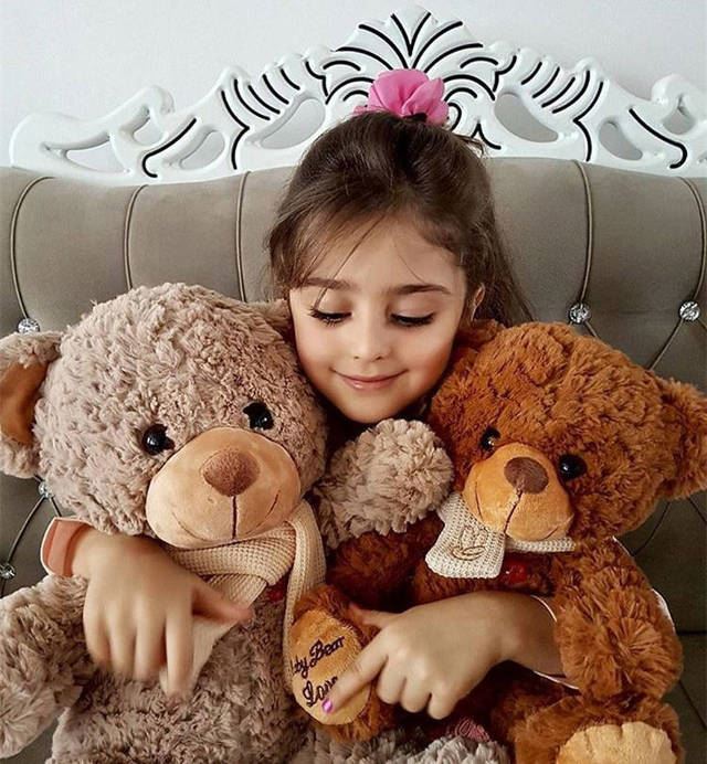 全球最美的小女孩儿，穆罕玛蒂8岁被封世界最美女孩儿(神似迪丽热巴)