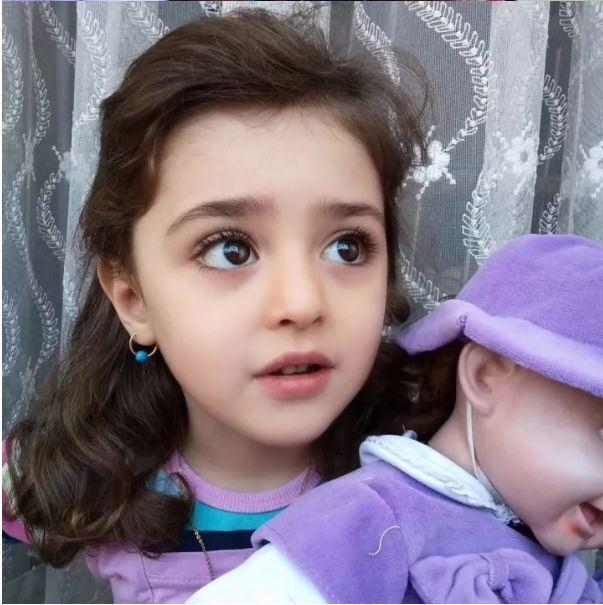 全球最美的小女孩儿，穆罕玛蒂8岁被封世界最美女孩儿(神似迪丽热巴)