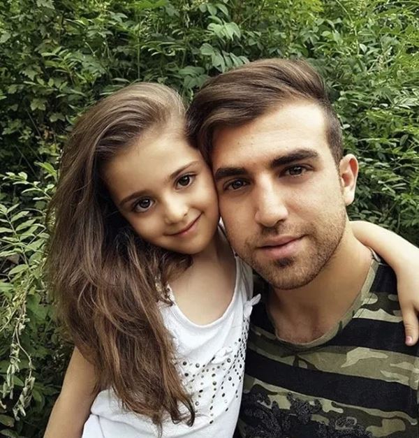 全球最美的小女孩儿，穆罕玛蒂8岁被封世界最美女孩儿(神似迪丽热巴)