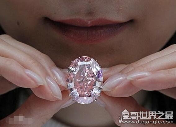 世界上最大的粉钻石,近60克拉的粉红之星拍出5.53亿港元的天价