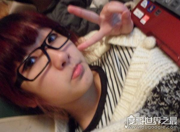iphone女孩陈珂妮聊天记录曝光,为买苹果4背着男友卖身5晚