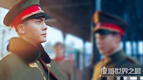 陈伟霆老年妆问粉丝还爱吗，粉丝暖心回答：什么样子都爱