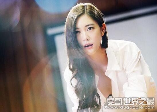 情圣韩国女演员李成敏拍过r级吗，红衣女郎风骚性感