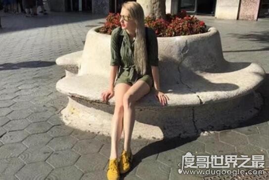 撒贝宁老婆李白照片，英国白富美学霸资历不简单