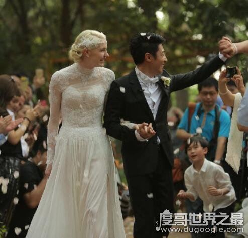 撒贝宁老婆李白照片，英国白富美学霸资历不简单