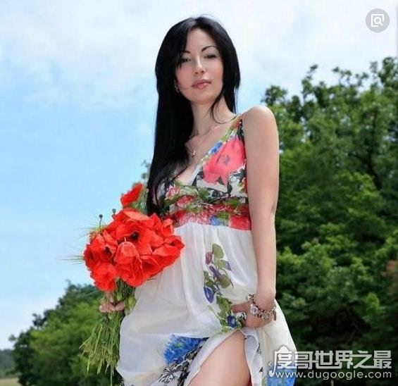 “罂粟皇后”库喜娜卡吉利，颜值实力并存(糯康组织二当家)