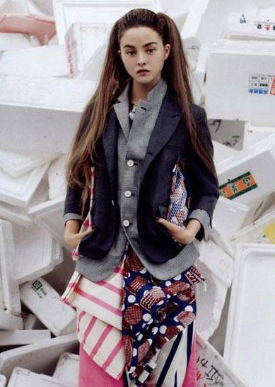 世界上个子矮的女模特，袖珍名模戴文·青木16岁强势出圈（时尚宠儿）