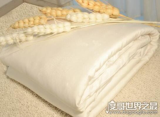 蚕丝被能晒吗？可以晒但要注意方法(晒1-2个小时为宜)