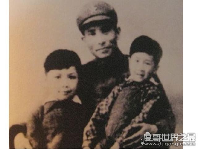 中国唯一双国籍人是他，帅气的开国将军