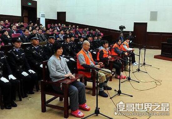 山东招远麦当劳杀人案，女子抛弃家庭加入邪教狱中终日忏悔