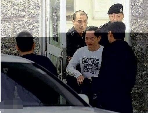 中国澳门黑社会老大尹国驹,出狱后风采依旧(扬言复出江湖)