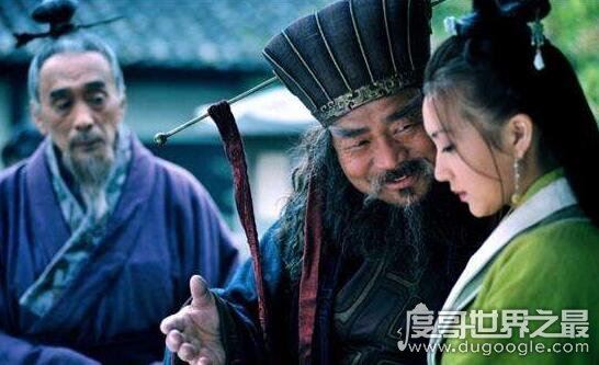 历史上的董卓怎么死的，被吕布亲手所杀(株连三族)