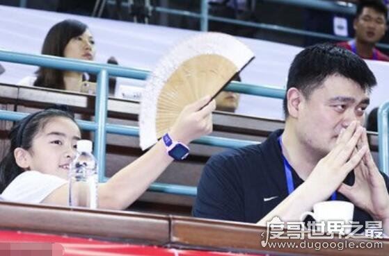 姚明女儿姚沁蕾2019年多高，九岁身高160cm(比一般成年女性都高)