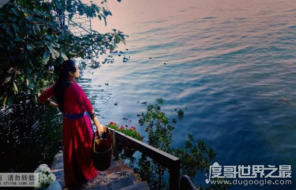 杨丽萍月亮宫私宅曝光，真正的“面朝大海 春暖花开”(美哭了)