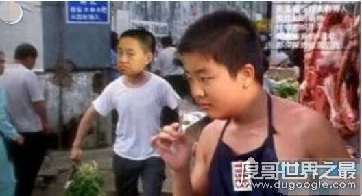 不屑弟孙童藐视五道杠少年黄艺博，成绩没法比可惜没背景