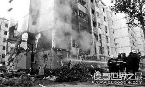 吉林长春疑似发生爆炸，三层楼玻璃全被震碎伤亡情况暂不明确