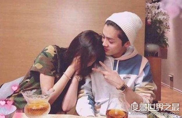 鹿晗和关晓彤分手了吗，关晓彤陪鹿晗录跑男是因为不放心
