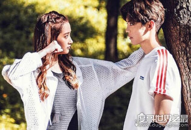 鹿晗和关晓彤分手了吗，关晓彤陪鹿晗录跑男是因为不放心