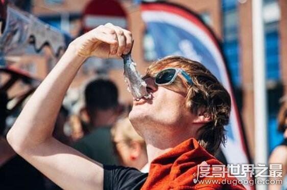 瑞典鲱鱼罐头为什么这么臭，鲱鱼在特殊细菌下自然发酵