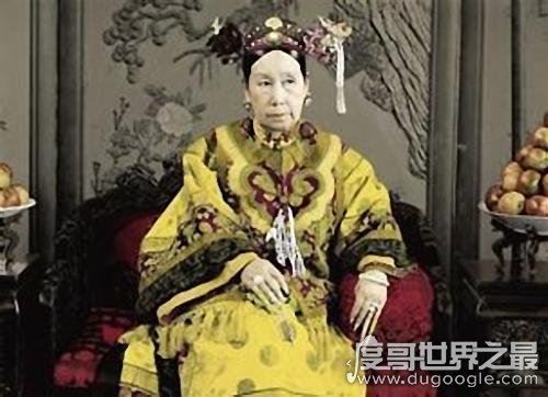 慈禧太后十八岁照片复原，被誉为清朝第一美女(真的很漂亮)