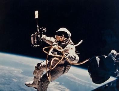 揭秘世上最大骗局:阿波罗登月造假事件