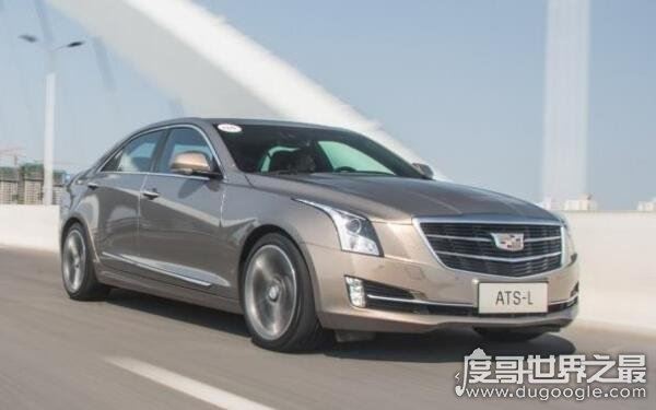 白色凯迪拉克追高铁事件，小伙为爱追高铁(真相可能是广告)