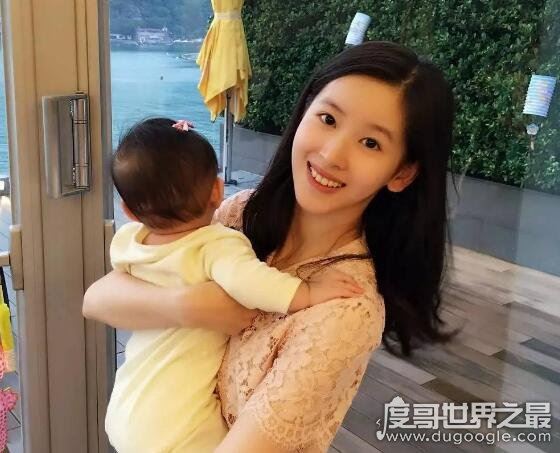 刘强东儿子都12岁了，就比后妈奶茶妹妹小十几岁