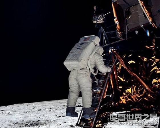 第一个登上月球的人是谁，是美国的尼尔·奥尔登·阿姆斯特朗