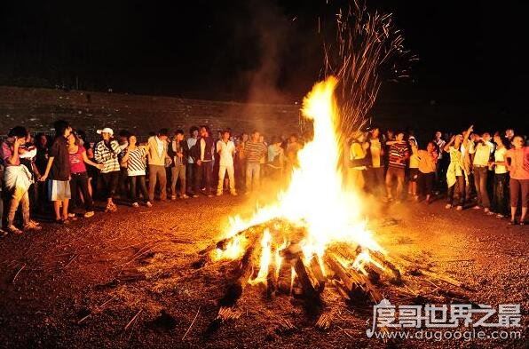 火把节是哪个民族的节日,彝族/白族/拉祜族同名称不同时间
