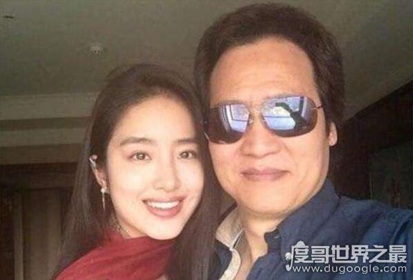 刘亦菲深夜呵呵哒引发血战，疑似对干爹新女友的嘲讽