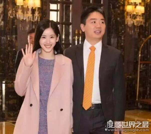 刘强东老婆章泽天,不但长相漂亮她本身就是一个非常出色的人