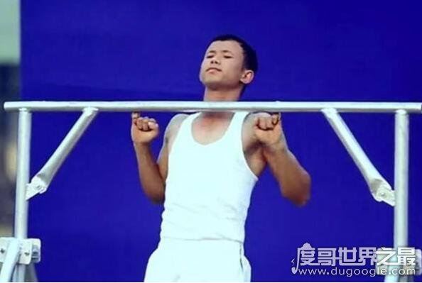引体向上世界纪录大全，加拿大人24小时5045个创新纪录