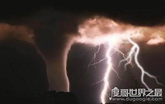 揭秘贵阳空中怪车事件真相，疑是为外星人光临