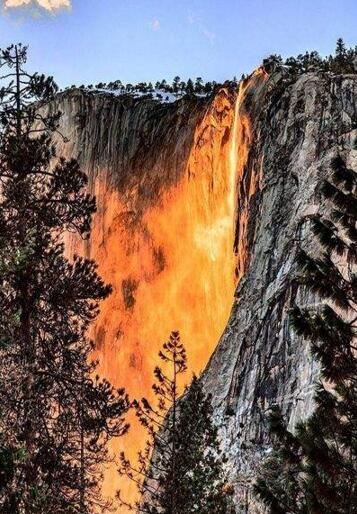 世界罕见自然景观火瀑布，揭秘火瀑布形成原因